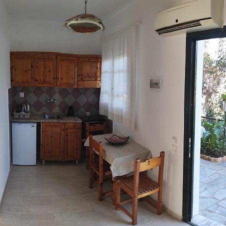 Alexandra'S Apartments Acharavi  Dış mekan fotoğraf